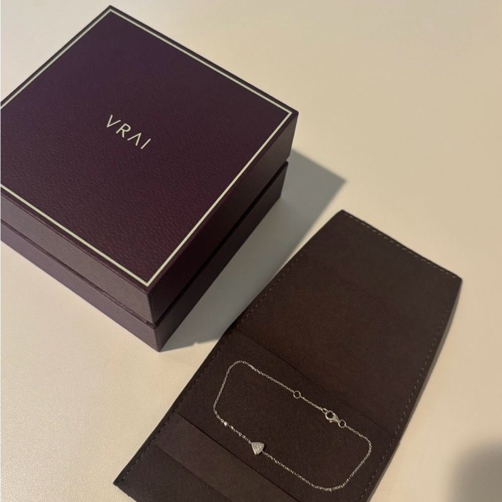 VRAI Bezel Bracelet Trillion Diamond—Sterling Silver - Picture 2 of 3